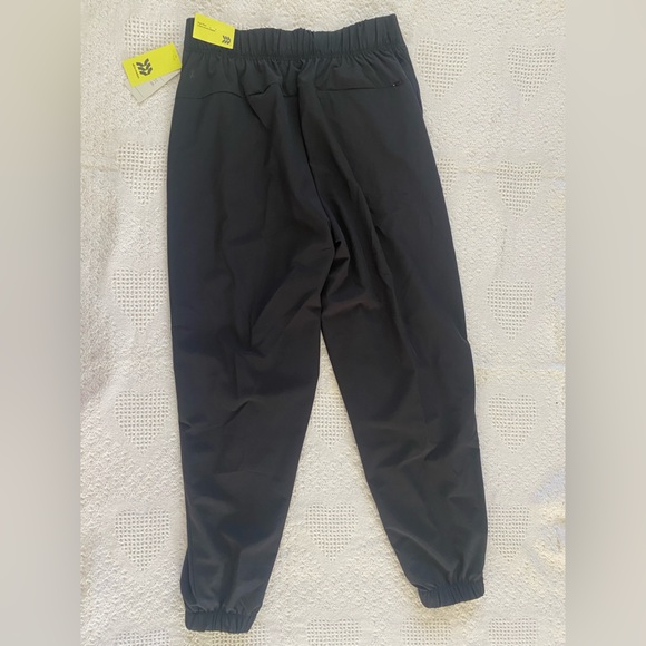 All in Motion NWT High Rise Lined Woven Joggers Womens Small Black - Picture 4 of 6